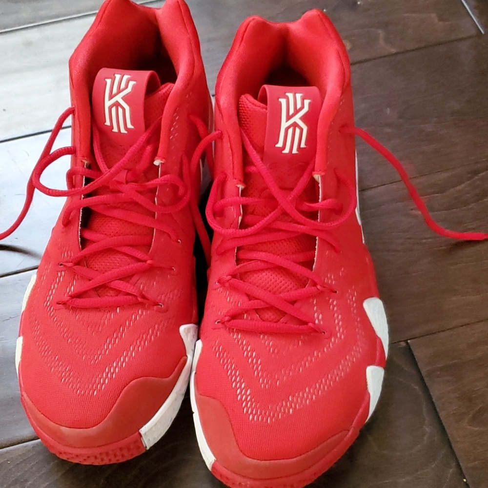 Nike Kyrie Irving 4 - red and white - Picture 2 of 4